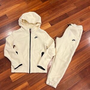 ⭐️ Nike Boys' Sportswear Full-Zip Tech Fleece Hoodie and Pants Large